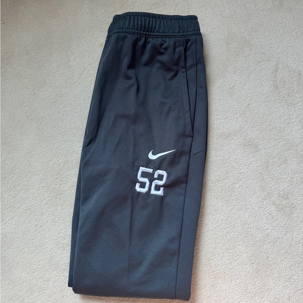 Nike Black Sweatpants with Elastic Waistband and Swoosh Logo